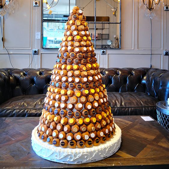 Les pièces montées Odette Paris peuvent être créees sur mesure pour différentes occasions festives. © Odette Paris